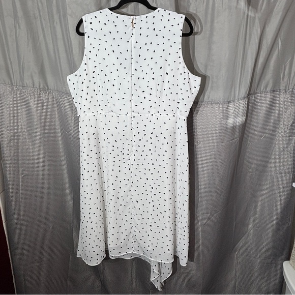 Donna Karan Dresses & Skirts - Donna Karan Black and White High Low Dress